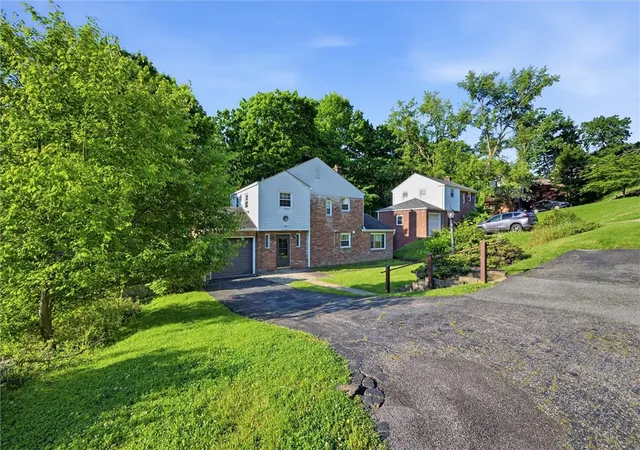 5th image of 126 Columbia Dr, Pittsburgh, PA 15236 | MLS# 1757088