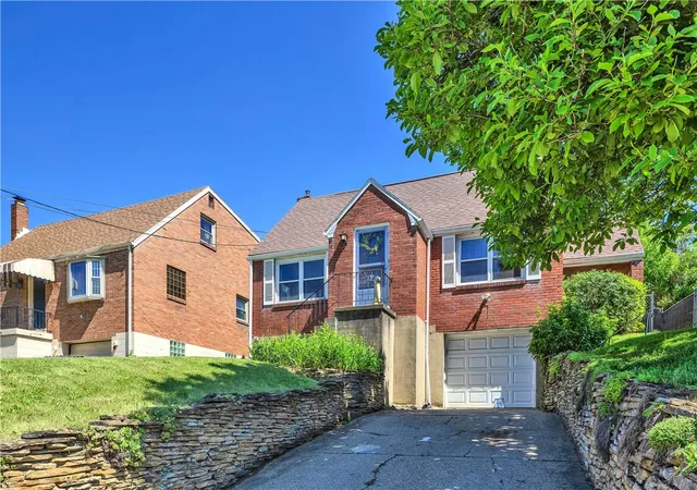 Homes for sale in South Park, PA | 1117 Broughton Rd, South Park, PA 15236 | MLS# 1757339
