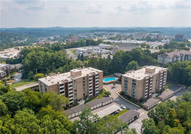 2nd image of 55 Highland Rd, Bethel Park, PA 15102