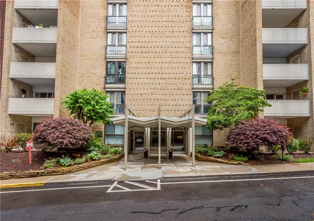 3rd image of 55 Highland Rd #205, Bethel Park, PA 15102 | MLS# 1757367