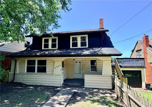 Homes for sale in Verona, PA | 5725 Verona Rd, Verona, PA 15147 | MLS# 1757387
