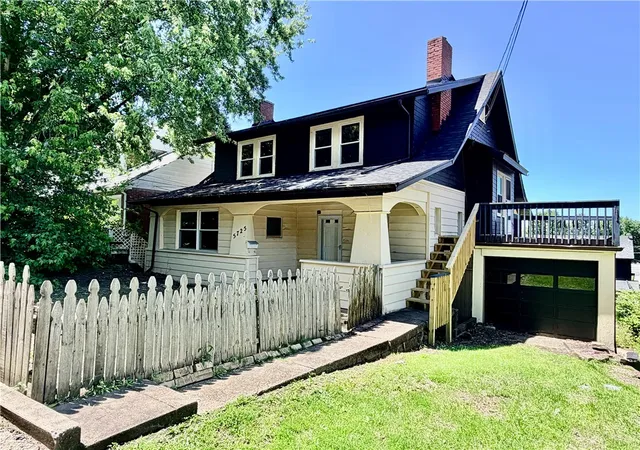 Homes for sale in Verona, PA | 5725 Verona Rd, Verona, PA 15147 | MLS# 1757387