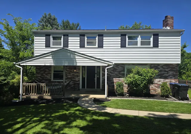 Homes for sale in Coraopolis, PA | 1767 Hassam Rd, Coraopolis, PA 15108 | MLS# 1757403
