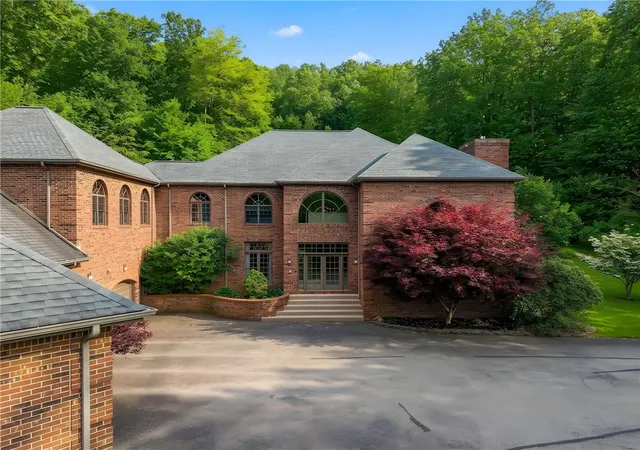 Photo 1 of Single family home for sale at 529 Edgewood Ave, White Twp, PA 15701 | MLS# 1757148 | Listing updated on 2026-10-11