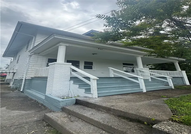 1st image of 801 Grant St, Belle Vernon, PA 15012 | MLS# 1757311