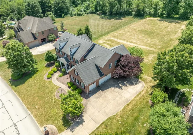 Homes for sale in Murrysville, PA | 4804 Greenhead Ct, Murrysville, PA 15668 | MLS# 1757454