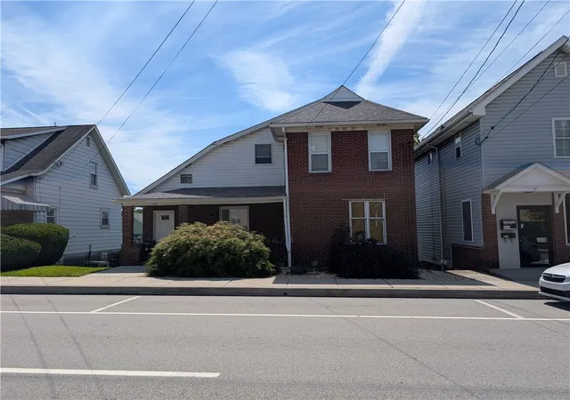 2nd image of 32 S 3rd St, Youngwood, PA 15697 | MLS# 1757554