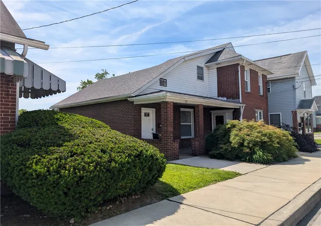 5th image of 32 S 3Rd St, Youngwood, PA 15697 | MLS# 1757554