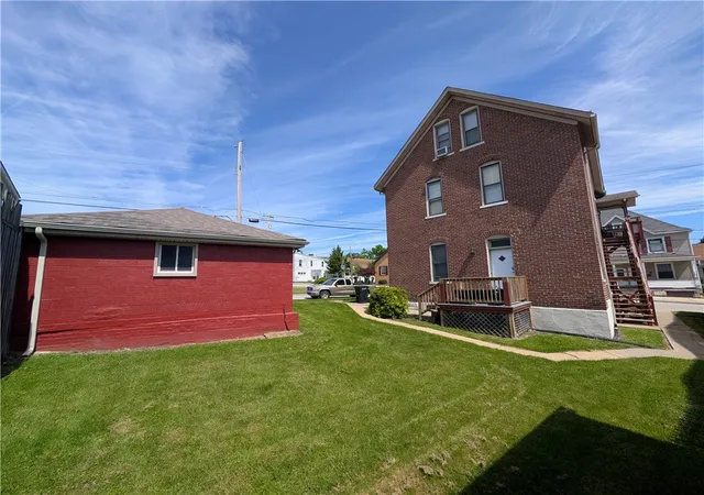 Listing Photo 5 - Condo for sale in building located at 105 Depot St, Youngwood, PA 15697