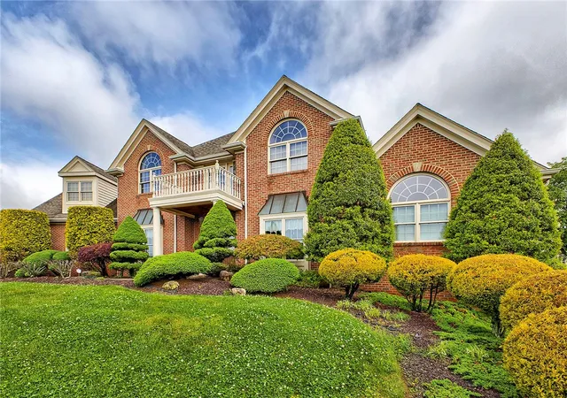 Homes for sale in Irwin, PA | 33 Hawthorne Ln, Irwin, PA 15642 | MLS# 1757433