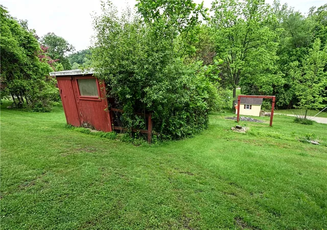 Photo 3 of Single family home for sale at 950 Tourman St, Coulters, PA 15028 | MLS# 1757597 | Listing updated on 2026-10-05