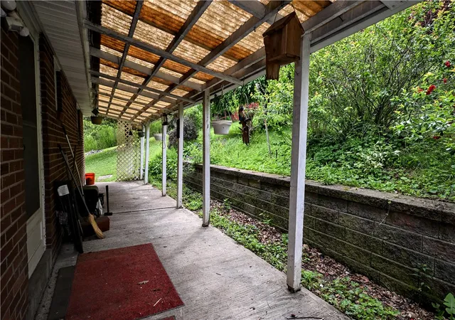 Photo 4 of Single family home for sale at 950 Tourman St, Coulters, PA 15028 | MLS# 1757597 | Listing updated on 2026-10-05