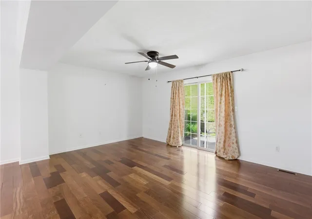 5th image of 402 Berrington Ct, Bethel Park, PA 15102 | MLS# 1757496