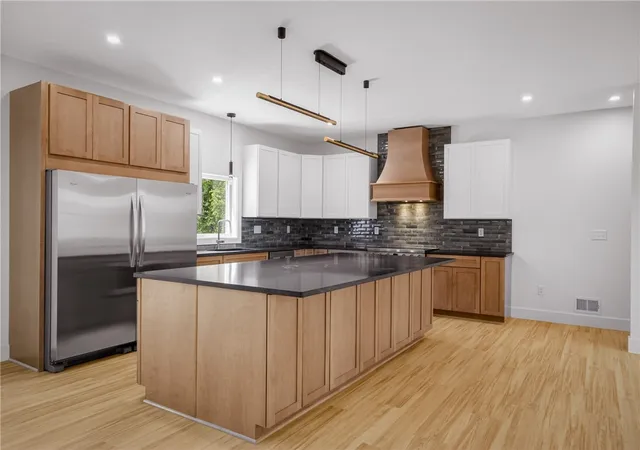 2nd image of 223 Wilbert Street, Mt Washington, PA 15211 | MLS# 1757350