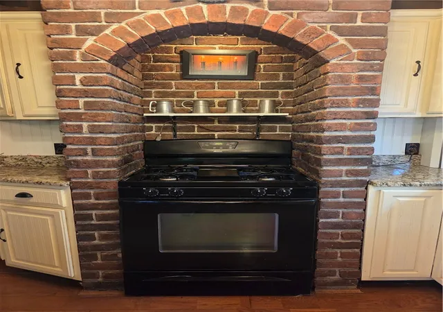 3rd image of 4075 Ridge Rd, Aliquippa, PA 15001 | MLS# 1755584