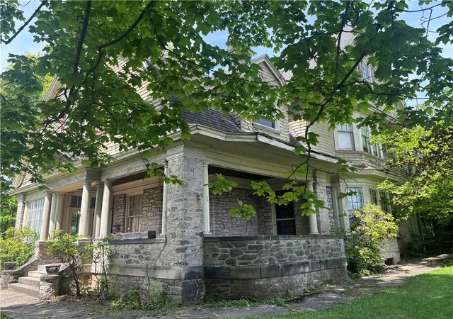 3rd image of 1126 High, Luzerne Twp, PA 15417 | MLS# 1757662