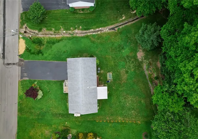 4th image of 213 Cherokee Dr, Center Twp, PA 16001 | MLS# 1757643