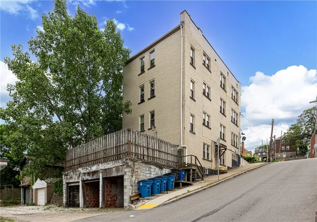 3rd image of 1258 Illinois Ave, Pittsburgh, PA 15216 | MLS# 1757683