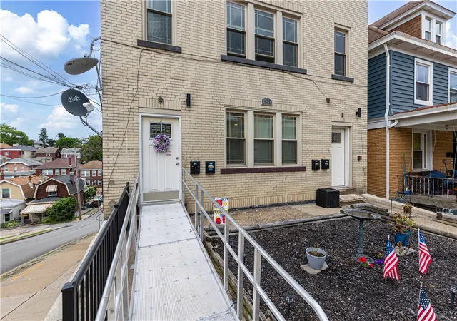 4th image of 1258 Illinois Ave, Pittsburgh, PA 15216 | MLS# 1757683