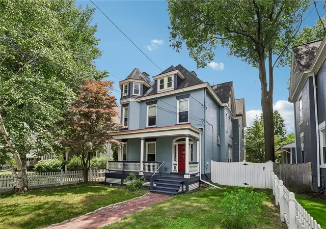 Homes for sale in Sewickley, PA | 884 Thorn St, Sewickley, PA 15143 | MLS# 1757705