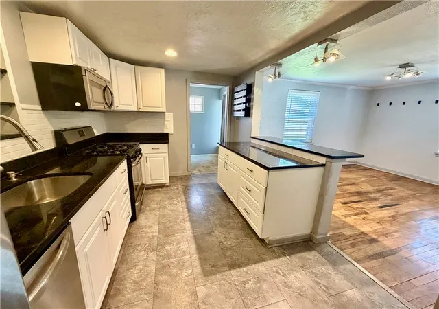 Homes for sale in White Oak, PA | 1516 Kansas Ave, White Oak, PA 15131 | MLS# 1757558