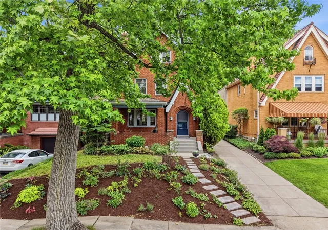 3rd image of 6925 Rosewood Street, Point Breeze, PA 15208 | MLS# 1757476