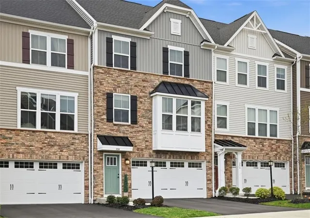 Homes for sale in Adams Twp, PA | 204 Cranesbill Dr, Adams Twp, PA 16046 | MLS# 1757748