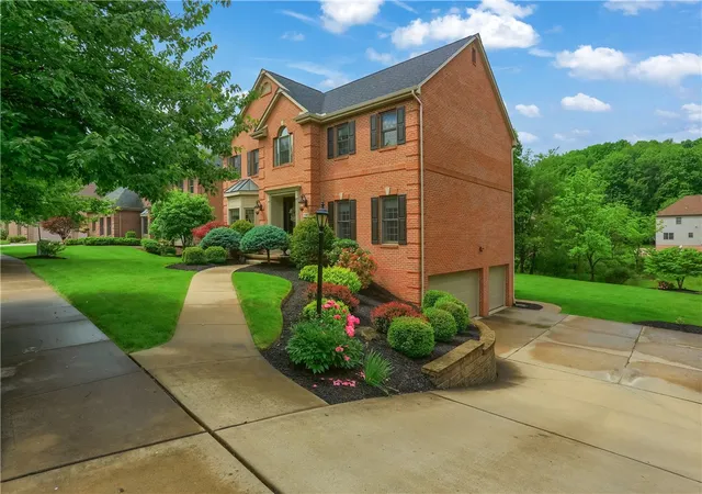 3rd image of 358 Steeplechase Dr, Cranberry Township, PA 16066 | MLS# 1757000