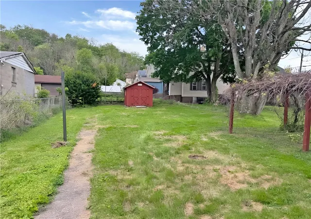 Homes for sale in New Castle, PA | 1111 Pollock Ave, New Castle, PA 16101 | MLS# 1757737