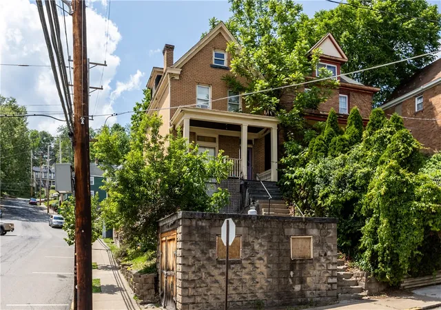 3rd image of 1 Elm Ln, Etna, PA 15223 | MLS# 1757808