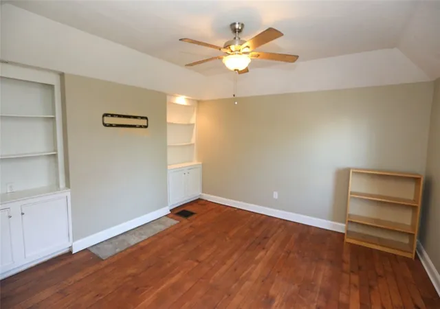 3rd image of 112 Wilbert St, Mt Washington, PA 15211 | MLS# 1757839