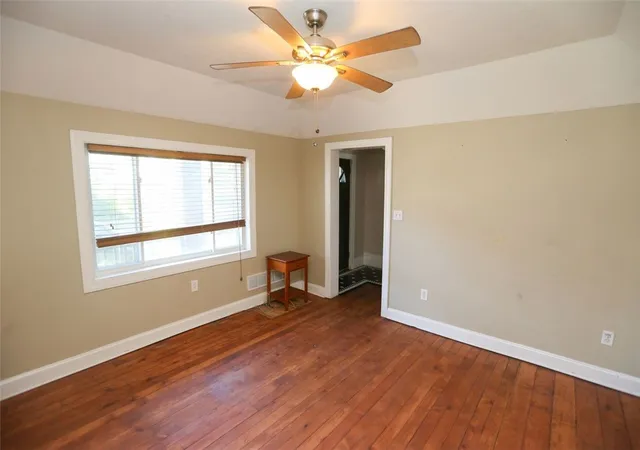 4th image of 112 Wilbert St, Mt Washington, PA 15211 | MLS# 1757839