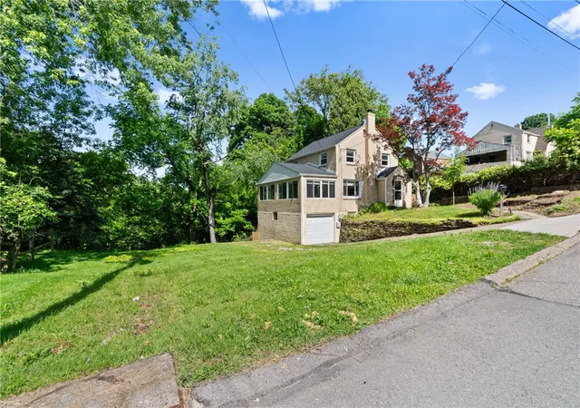 3rd image of 5211 White Oak Dr, Penn Hills, PA 15147 | MLS# 1755407