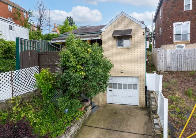 Photo 1 of Single family home for sale at 1208 Merrick Ave, Brookline, PA 15226 | MLS# 1757872 | Listing updated on 2026-08-02