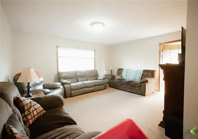 2nd image of 1425 Old State Rd, New Castle, PA 16101 | MLS# 1757646