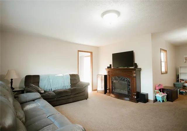 3rd image of 1425 Old State Rd, New Castle, PA 16101 | MLS# 1757646