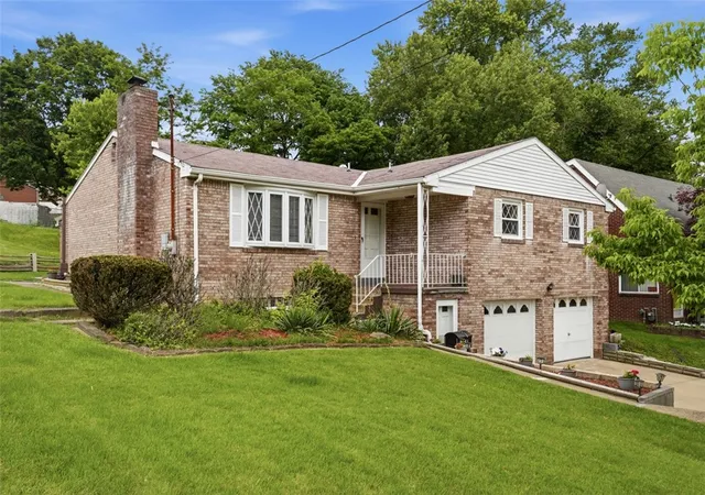 Photo 1 of Single family home for sale at 166 Glenhurst Dr, Verona, PA 15147 | MLS# 1757709 | Listing updated on 2026-07-29