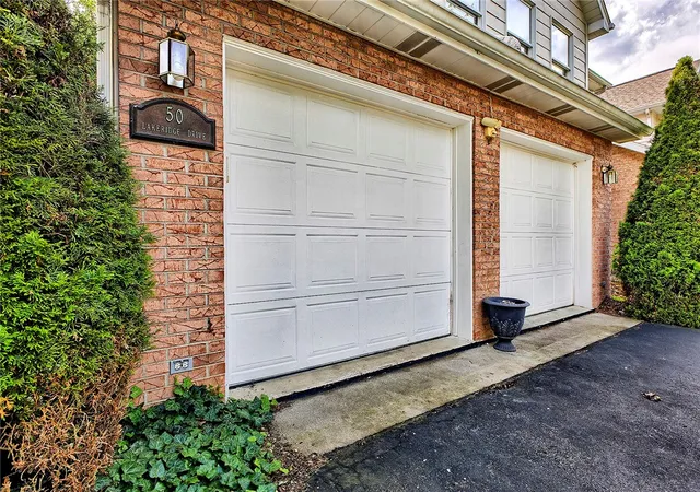 Homes for sale in Hempfield Twp, PA | 50 Lakeridge Dr, Hempfield Twp, PA 15601 | MLS# 1757906