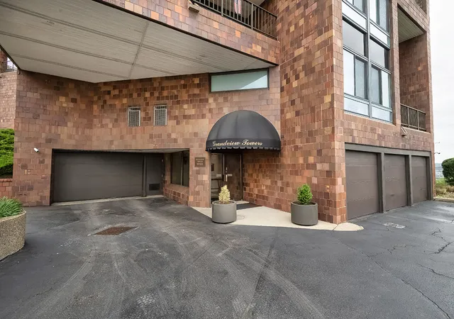 Photo 4 of Condo for sale at 1700 Grandview Ave #202, Pittsburgh, PA 15211 | MLS# 1757911 | Listing updated on 2026-07-18