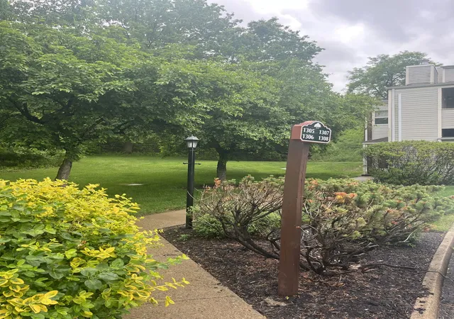 Homes for sale in Robinson Twp, PA | 1306 Kenzie Dr, Robinson Twp, PA 15205 | MLS# 1757916