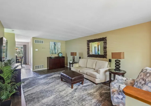 Photo 4 of Townhouse for sale at 218 Castle Crk Dr, Seven Fields, PA 16046 | MLS# 1757938 | Listing updated on 2026-06-08