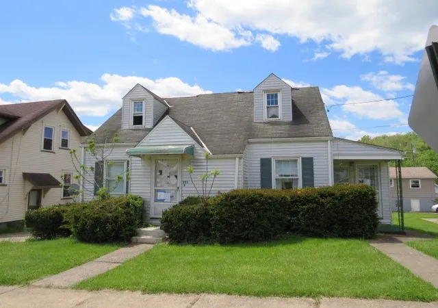1st image of 225 N Main St, Houston, PA 15342 | MLS# 1757944