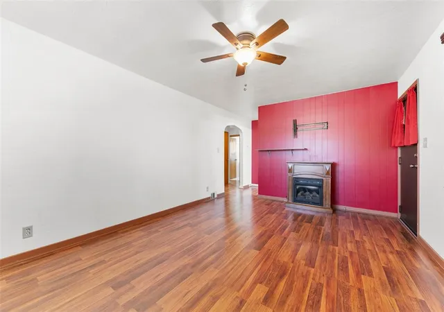 Homes for sale in Charleroi Boro, PA | 306 1/2 Oakland Ave, Charleroi Boro, PA 15022 | MLS# 1757971