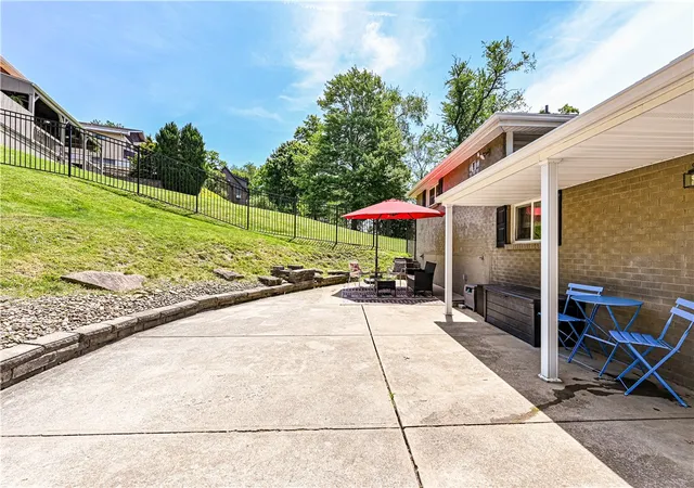 Photo 3 of Single family home for sale at 765 Robbins Sta Rd, Irwin, PA 15642 | MLS# 1757759 | Listing updated on 2026-07-15