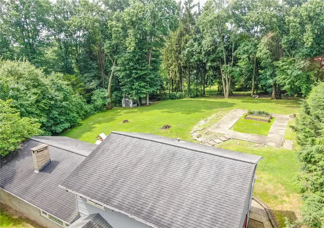 Homes for sale in Center Twp, PA | 468 Cherokee Dr, Center Twp, PA 16001 | MLS# 1757957