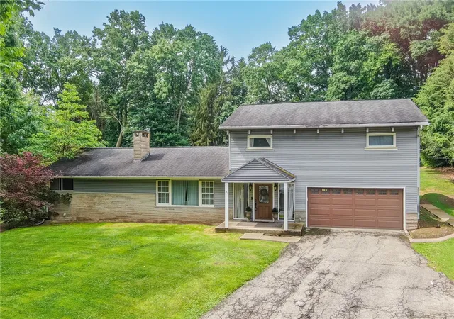 Homes for sale in Center Twp, PA | 468 Cherokee Dr, Center Twp, PA 16001 | MLS# 1757957