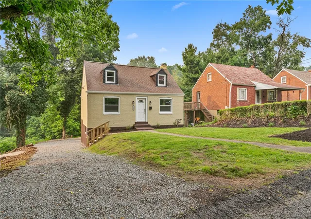 Photo 3 of Single family home for sale at 2843 Mckelvey Rd, Braddock Hills, PA 15221 | MLS# 1754809 | Listing updated on 2026-08-31