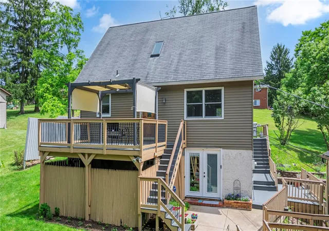 1st image of 210 Pine Dr, Moon/crescent Twp, PA 15108 | MLS# 1757735