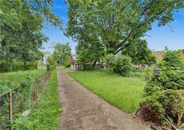 Homes for sale in Mc Kees Rocks, PA | 212 Singer Ave, Mc Kees Rocks, PA 15136 | MLS# 1758066