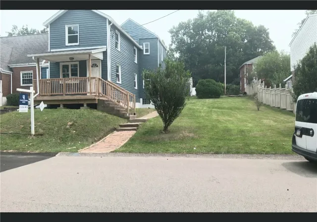 2nd image of 820 4th St, Oakmont, PA 15139 | MLS# 1757689